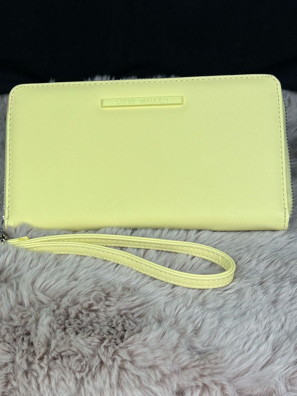 Steve Madden BZIPPY Lemon Bite Yellow Zip-Around Wallet Wristlet NWOT